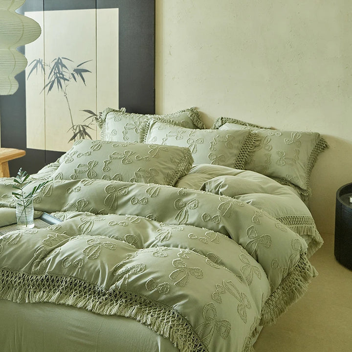 4-Piece Bow Tassel Bedding Set – Soft Duvet Covers for Queen or King Size Beds 7