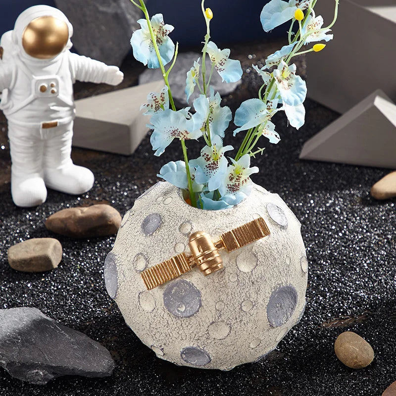 ARTLOVIN Creative Resin Astronaut Figurine - Unique Home Decoration 5