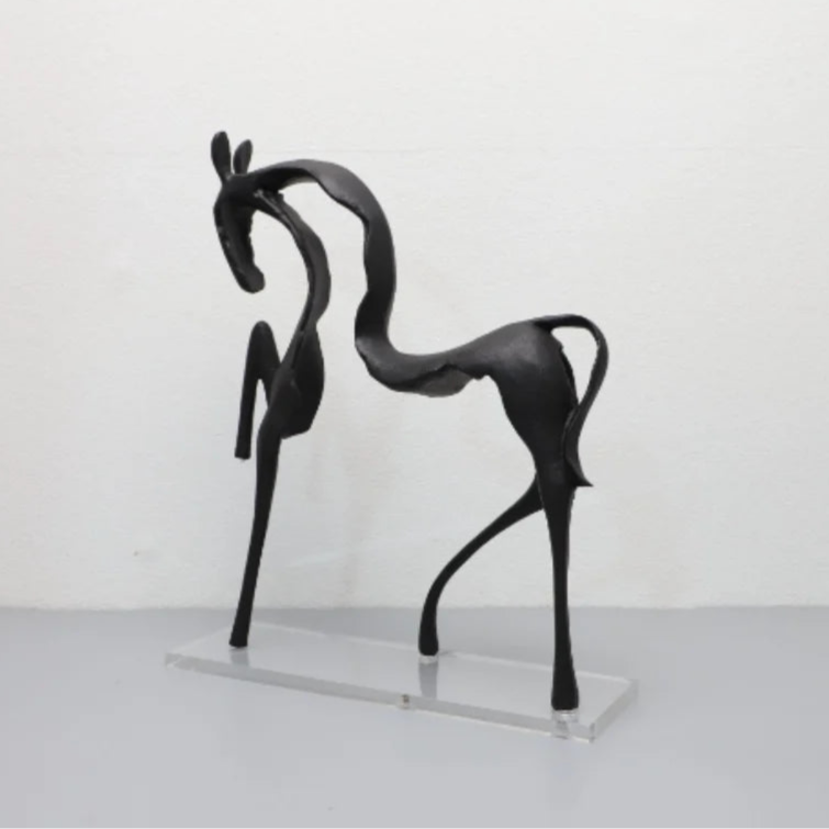 Abstract Metal Horse Sculpture – Elegant Home Décor for Modern Spaces 3