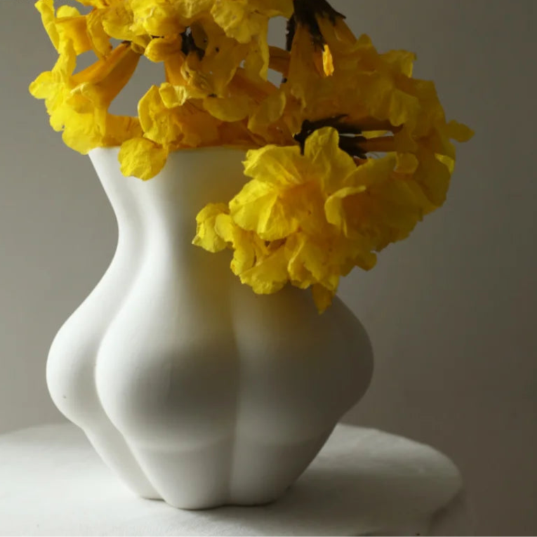 ArtZ® Blush Form Vase – Elegant Ceramic Decor for Modern Spaces 2