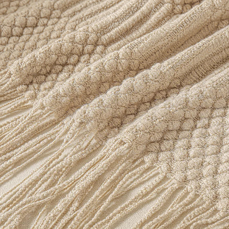 Chunky Knitted Blanket with Tassels – Cozy Acrylic Throw for Bed or Sofa 2