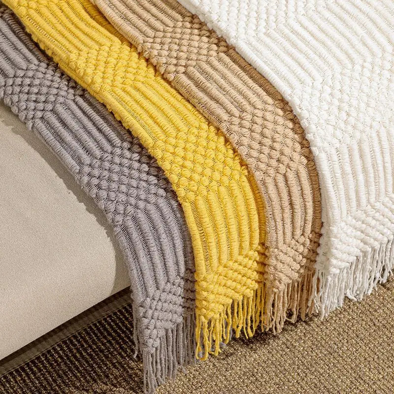 Chunky Knitted Blanket with Tassels – Cozy Acrylic Throw for Bed or Sofa 4