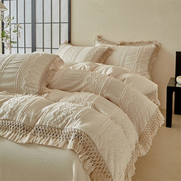 Large Tassel Bedding Set with Duvet Cover – Soft Fabric for Queen or King Size Beds 0