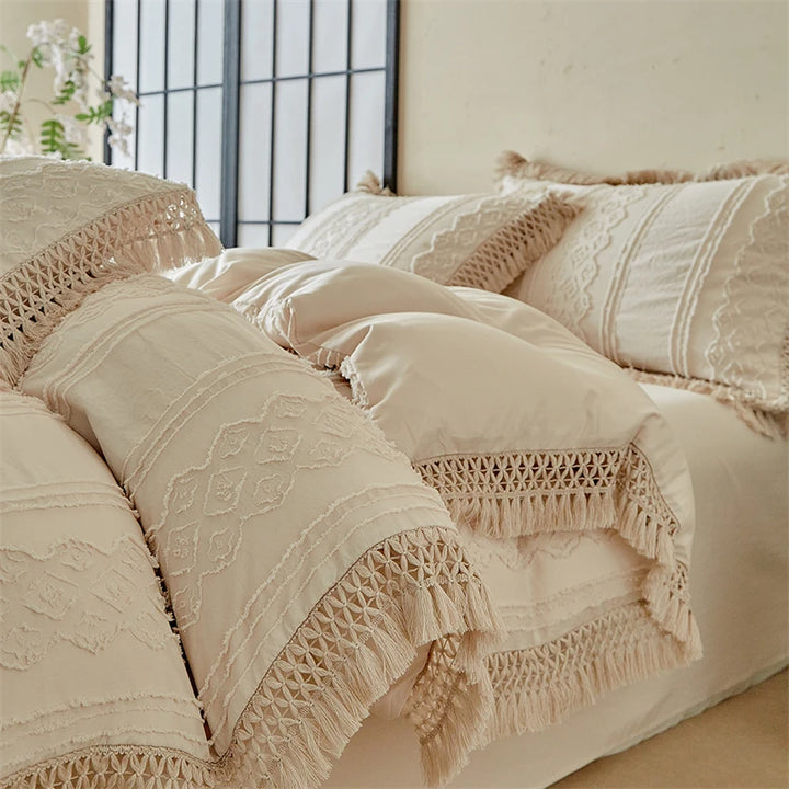 Large Tassel Bedding Set with Duvet Cover – Soft Fabric for Queen or King Size Beds 4