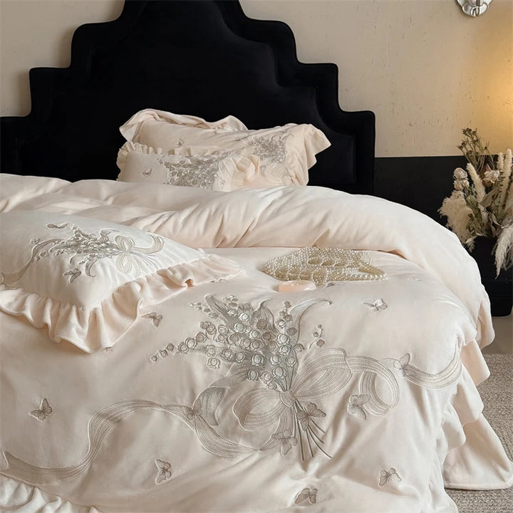 Lily of the Valley Velvet Bedding Set – Cozy Duvet Cover and Sheets for Winter Comfort 3