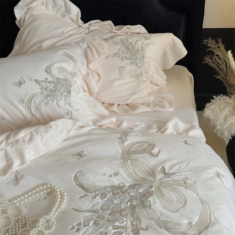 Lily of the Valley Velvet Bedding Set – Cozy Duvet Cover and Sheets for Winter Comfort 5