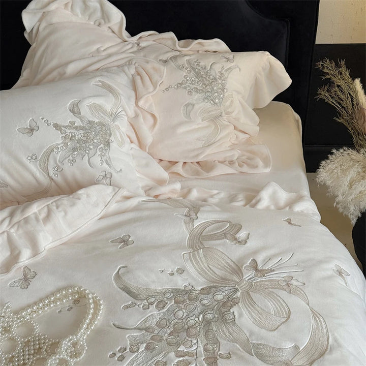 Lily of the Valley Velvet Bedding Set – Cozy Duvet Cover and Sheets for Winter Comfort 5
