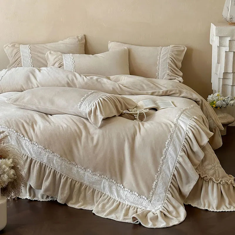 Luxurious Velvet Bedding Set with French Lace Ruffles – Cozy Duvet Covers for Winter Comfort 0