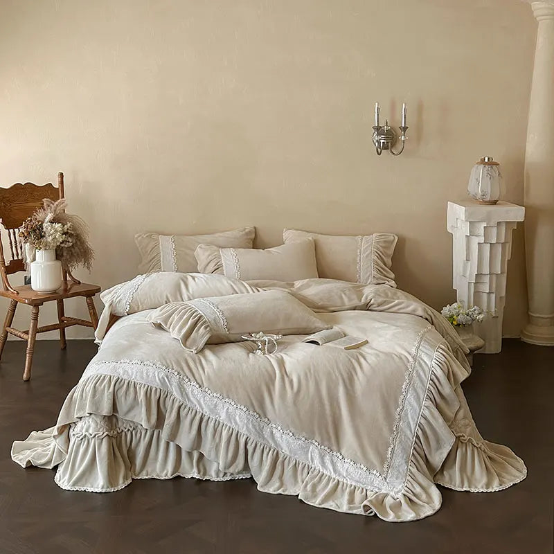 Luxurious Velvet Bedding Set with French Lace Ruffles – Cozy Duvet Covers for Winter Comfort 2