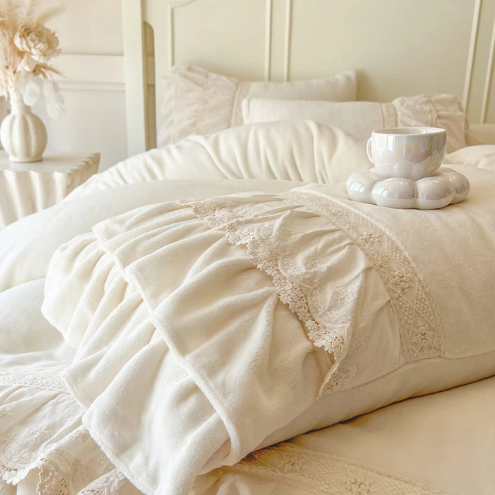 Luxurious Velvet Bedding Set with Lace Ruffles – Cozy Duvet Covers for Elegant Winter Decor 2