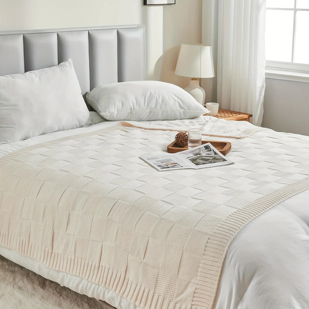 Nordic Style Grid Pattern Blanket – Cozy All-Season Throw for Sofa or Camping 4