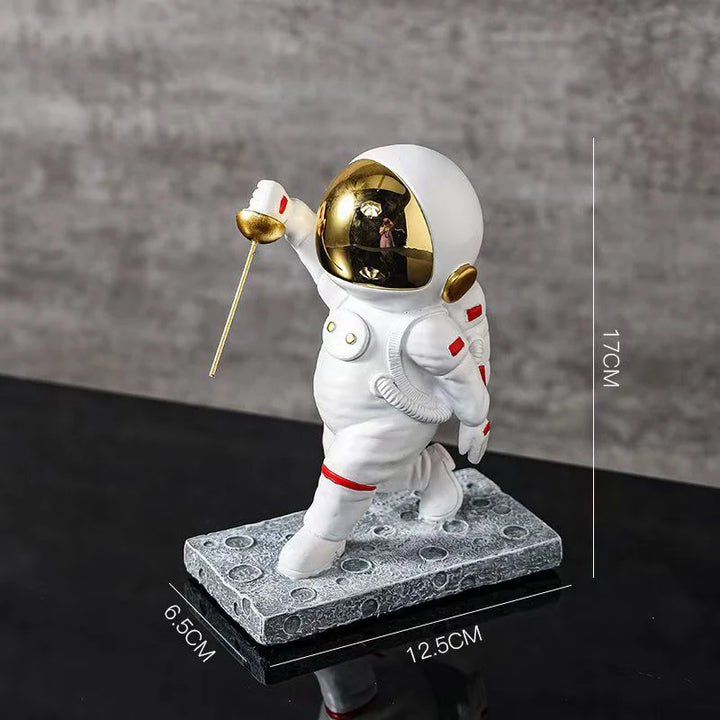 Resin Astronaut Fencing Figurine – Unique Desktop Decor for Space Enthusiasts 2