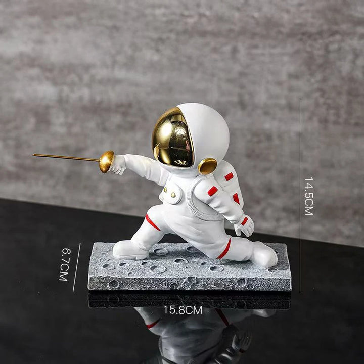 Resin Astronaut Fencing Figurine – Unique Desktop Decor for Space Enthusiasts 3