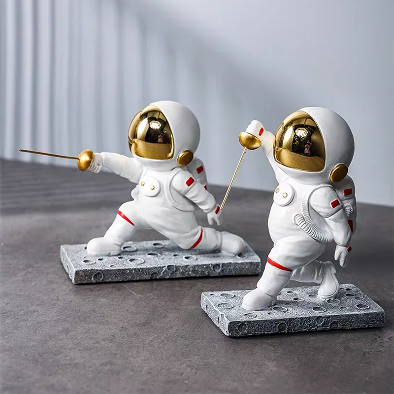 Resin Astronaut Fencing Figurine – Unique Desktop Decor for Space Enthusiasts 5