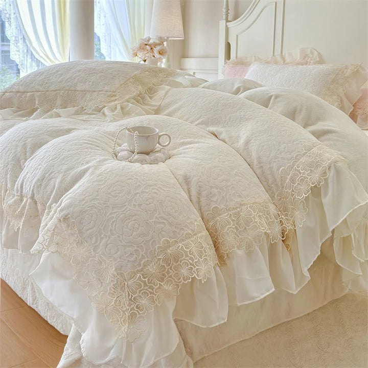 Romantic Velvet Bedding Set with Lace Ruffles – Cozy Duvet Cover and Sheet Set for Winter Comfort 0