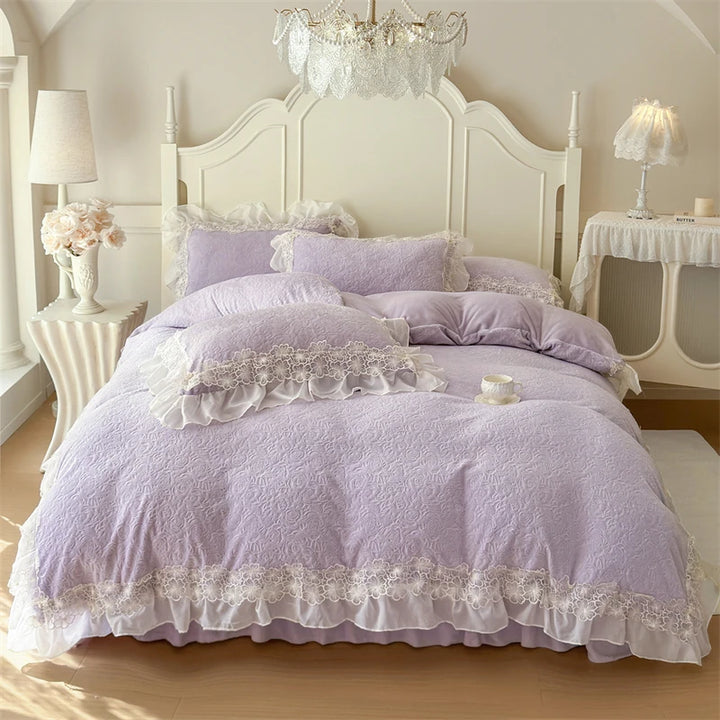 Romantic Velvet Bedding Set with Lace Ruffles – Cozy Duvet Cover and Sheet Set for Winter Comfort 8