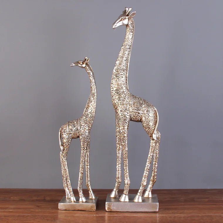 Vintage-Inspired Petal Posed Giraffe Sculpture Set – Whimsical Decor for Nature Lovers 1