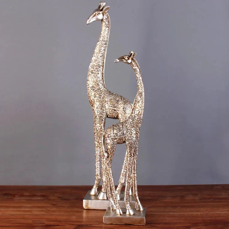 Vintage-Inspired Petal Posed Giraffe Sculpture Set – Whimsical Decor for Nature Lovers 3