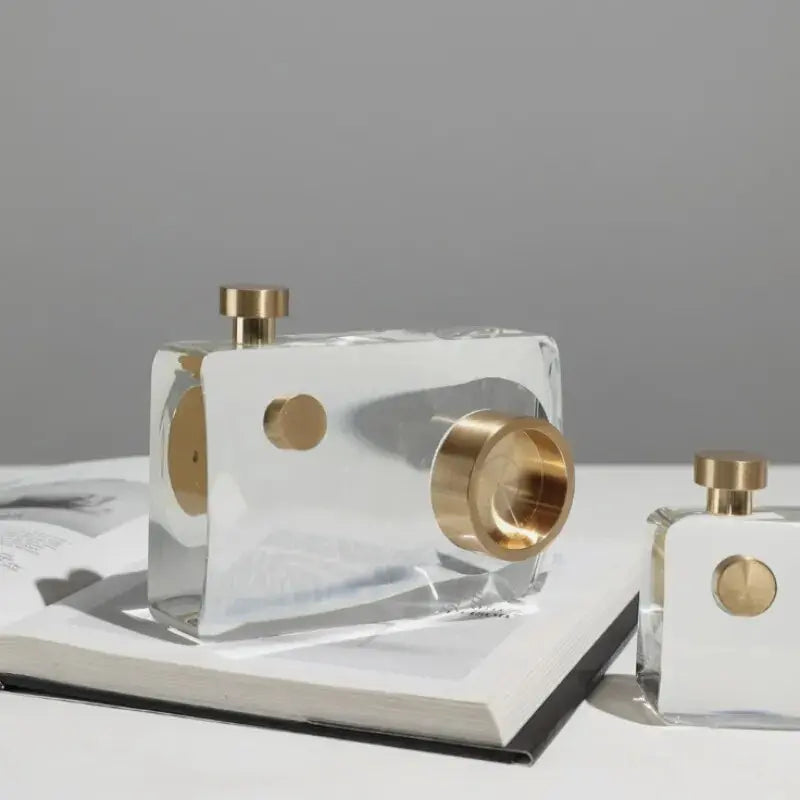 Vintage Crystal Camera Sculpture – Unique Decorative Piece for Photography Lovers 4