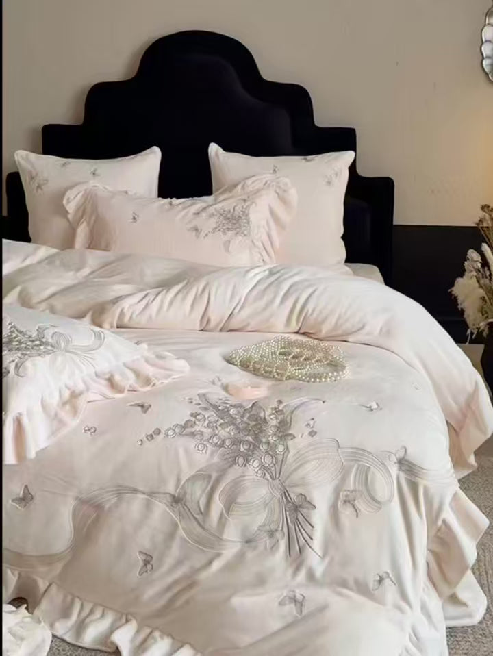 Lily of the Valley Velvet Bedding Set – Cozy Duvet Cover and Sheets for Winter Comfort
